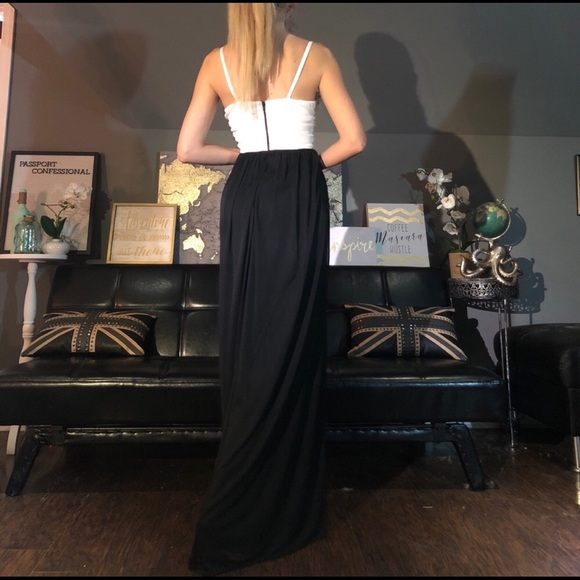 SOLD!!!!💰 - Picture 2 of 4